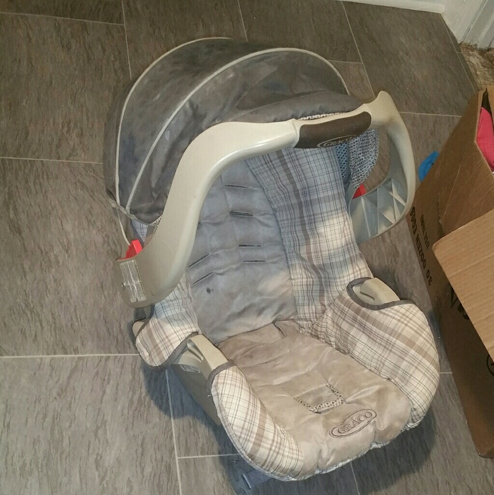 Infant car seat